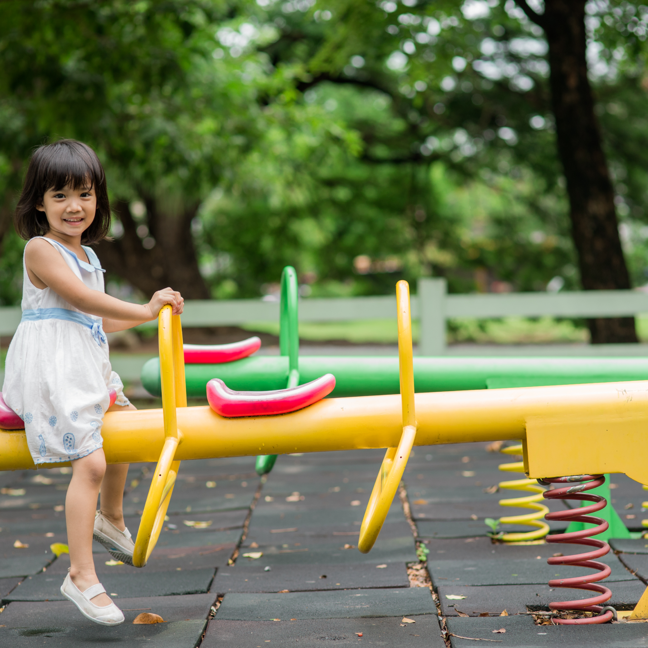 Read more about the article 5 Best Outdoor Play Equipment for Kids in 2021